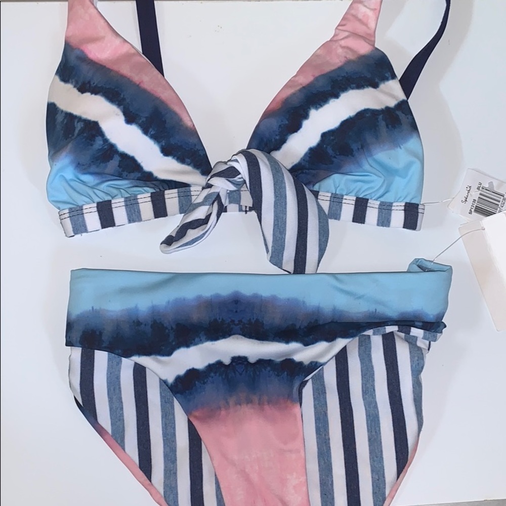 Reversible swimsuit